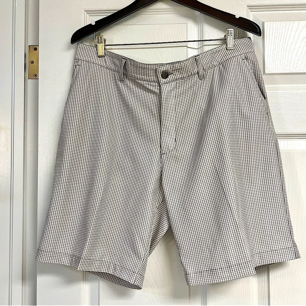 Adidas Golf Shorts Mens Size 36 Tan Plaid Stretch Pockets Athletic flat front.